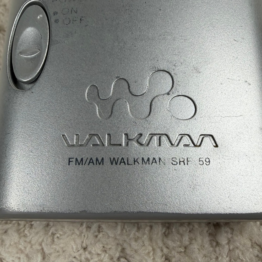 Sony Walkman SRF-59 Portable AM/FM Radio Silver Handheld Analog Tuner Belt Clip - Picture 2 of 8
